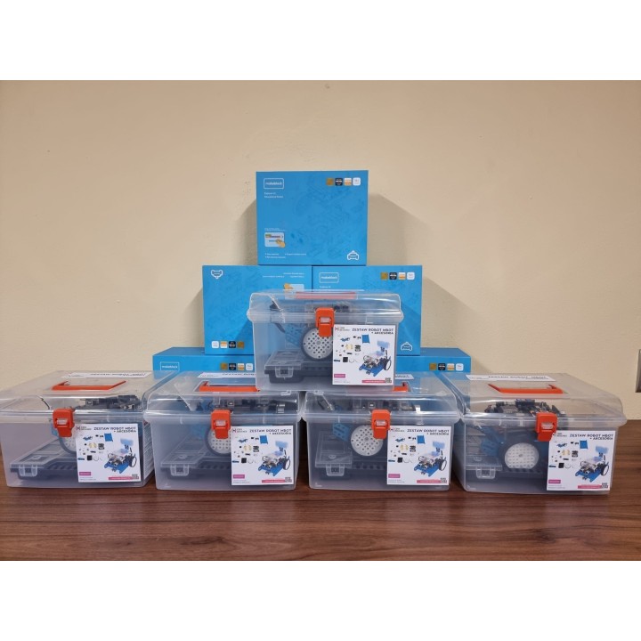 Pracownia robotyki 5x mBot + licencja edukacyjna + materiały + maty
