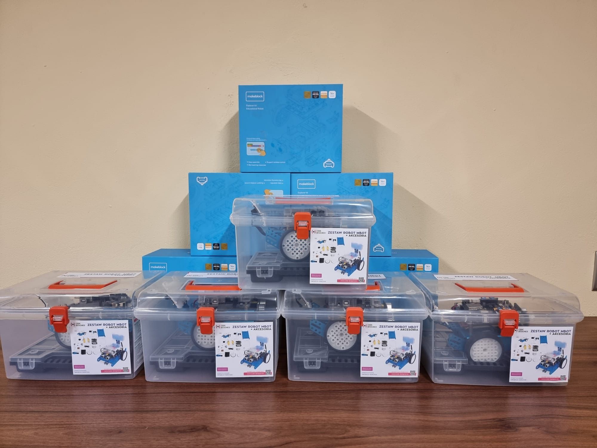 4 zestawy edukacyjne w pudełku