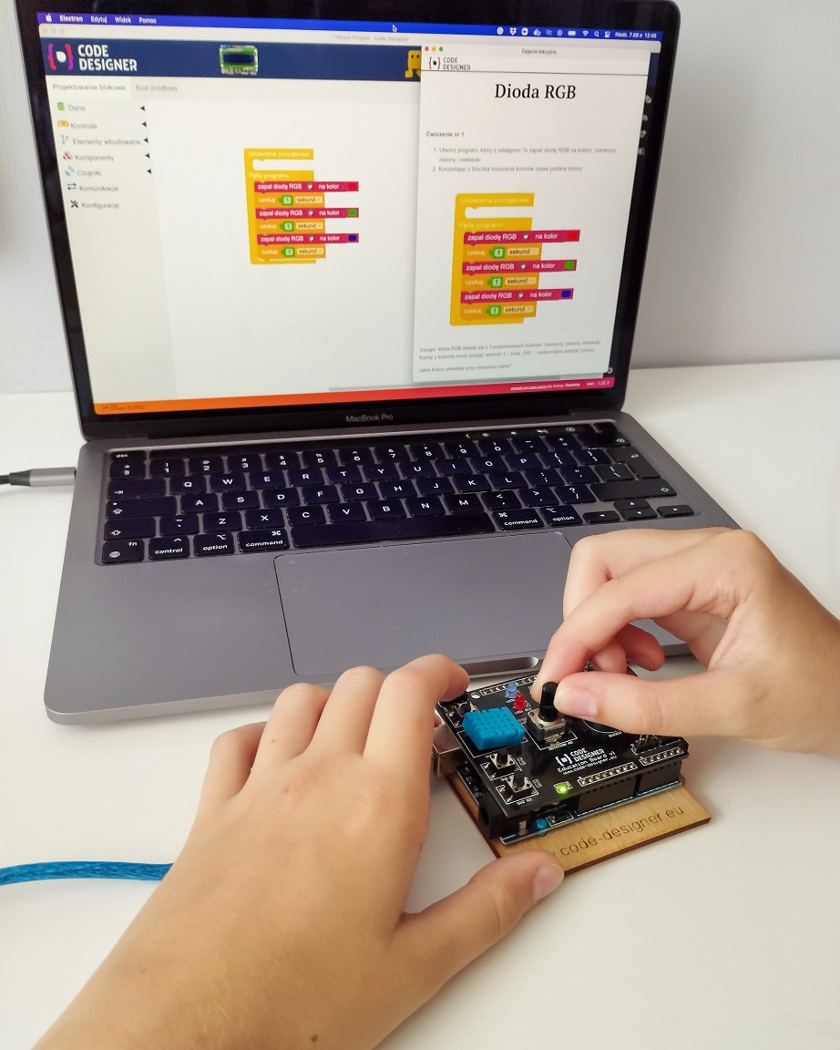 Code designer i education board